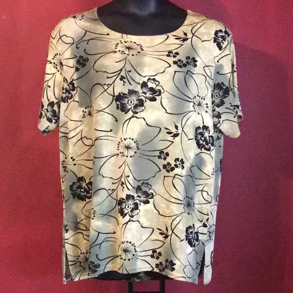 MGR FLORAL TOP SIZE 3X - Picture 1 of 4